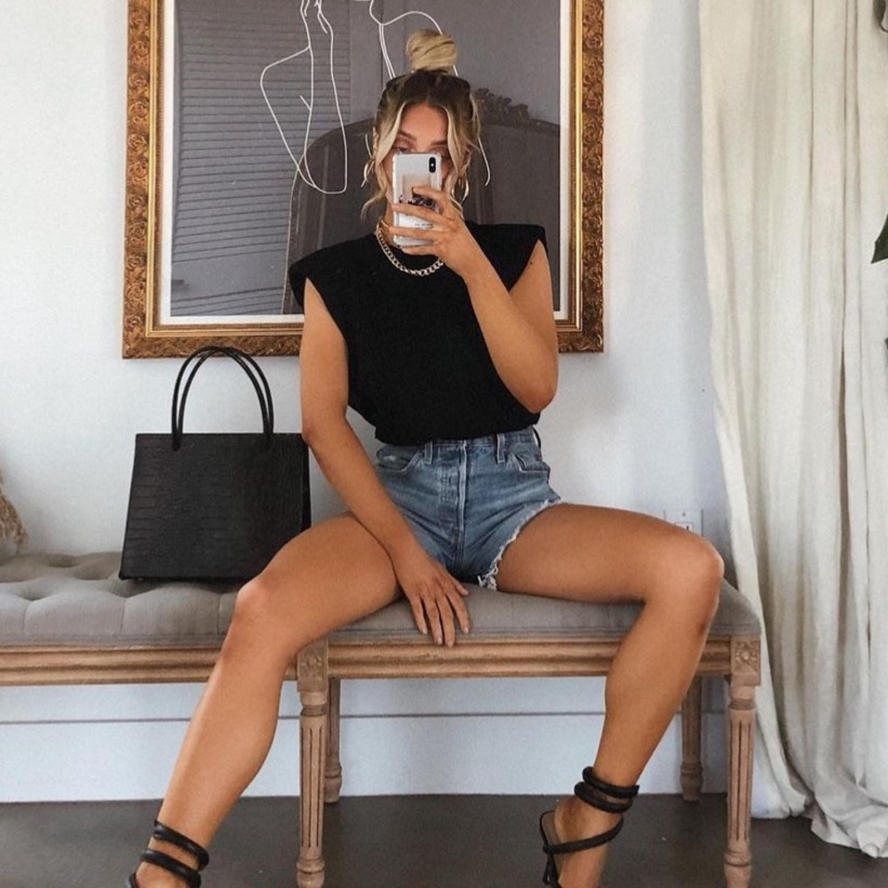 Miss Lola x Beige Botany / Auri Top